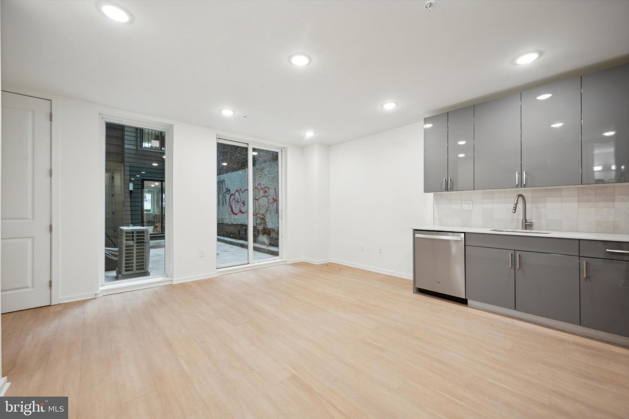 225 N 12TH STREET 27 103