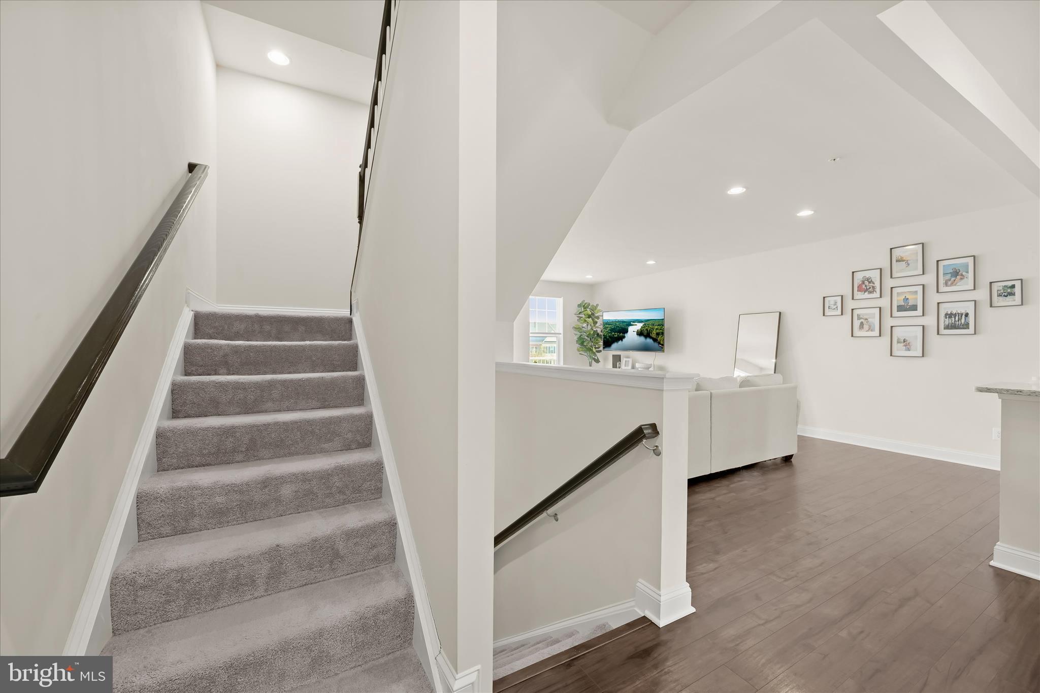 OXFORD SQUARE - Residential