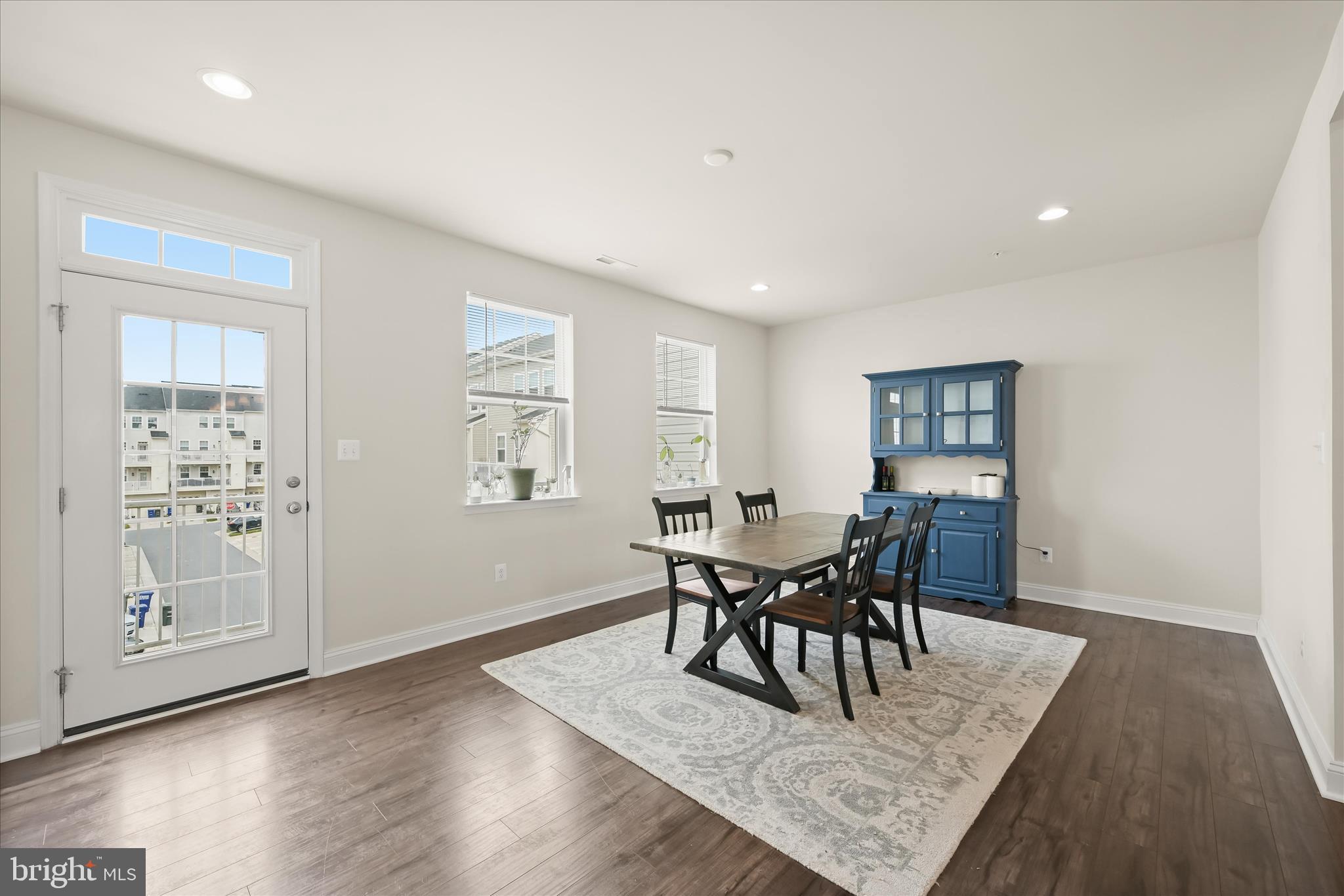 OXFORD SQUARE - Residential