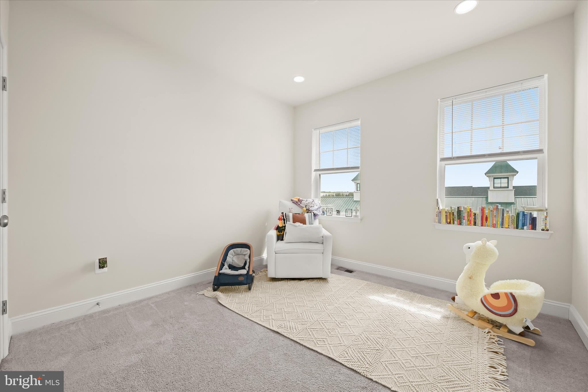 OXFORD SQUARE - Residential