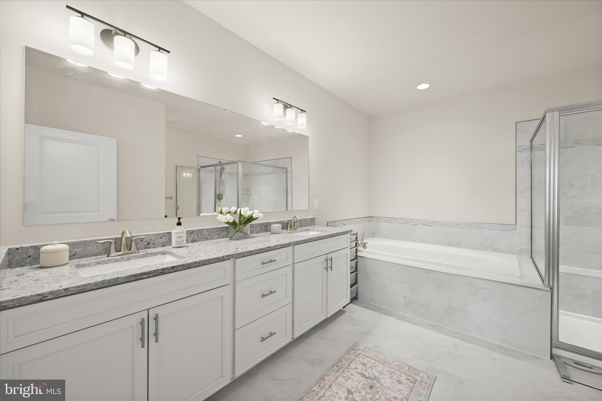 OXFORD SQUARE - Residential