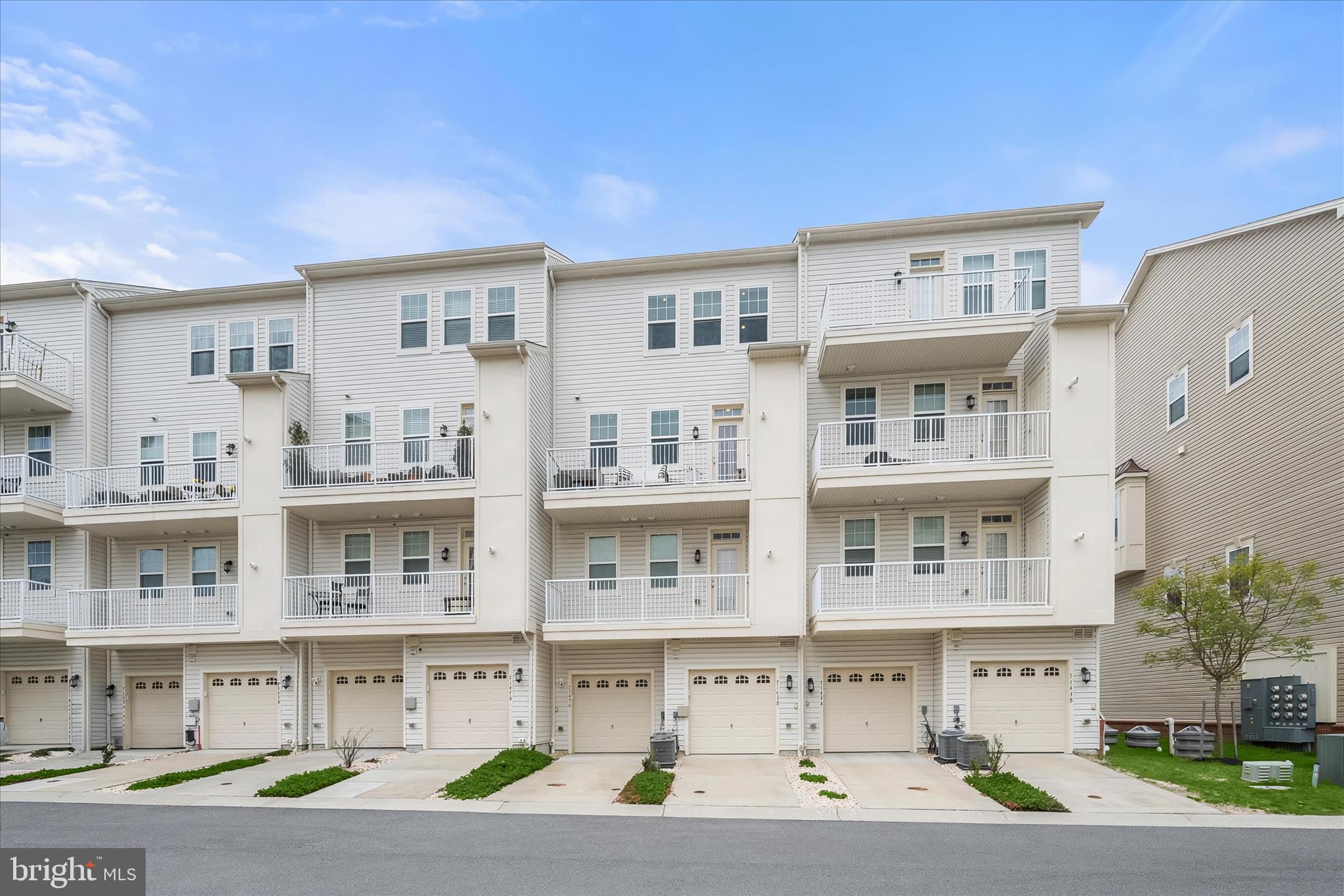 OXFORD SQUARE - Residential