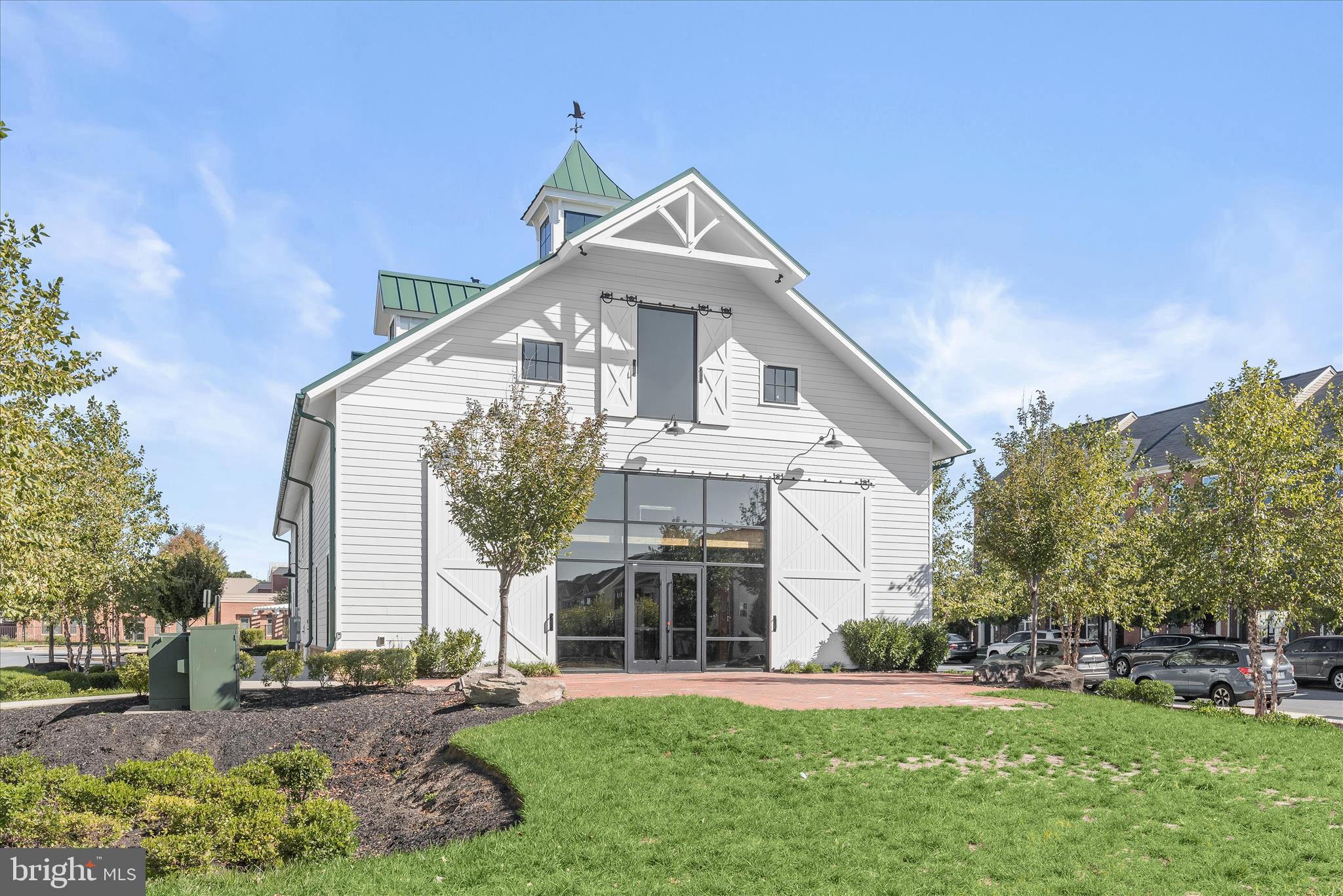 OXFORD SQUARE - Residential