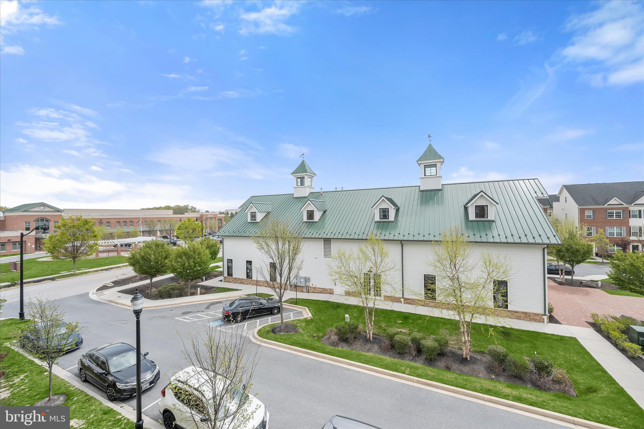 OXFORD SQUARE - Residential