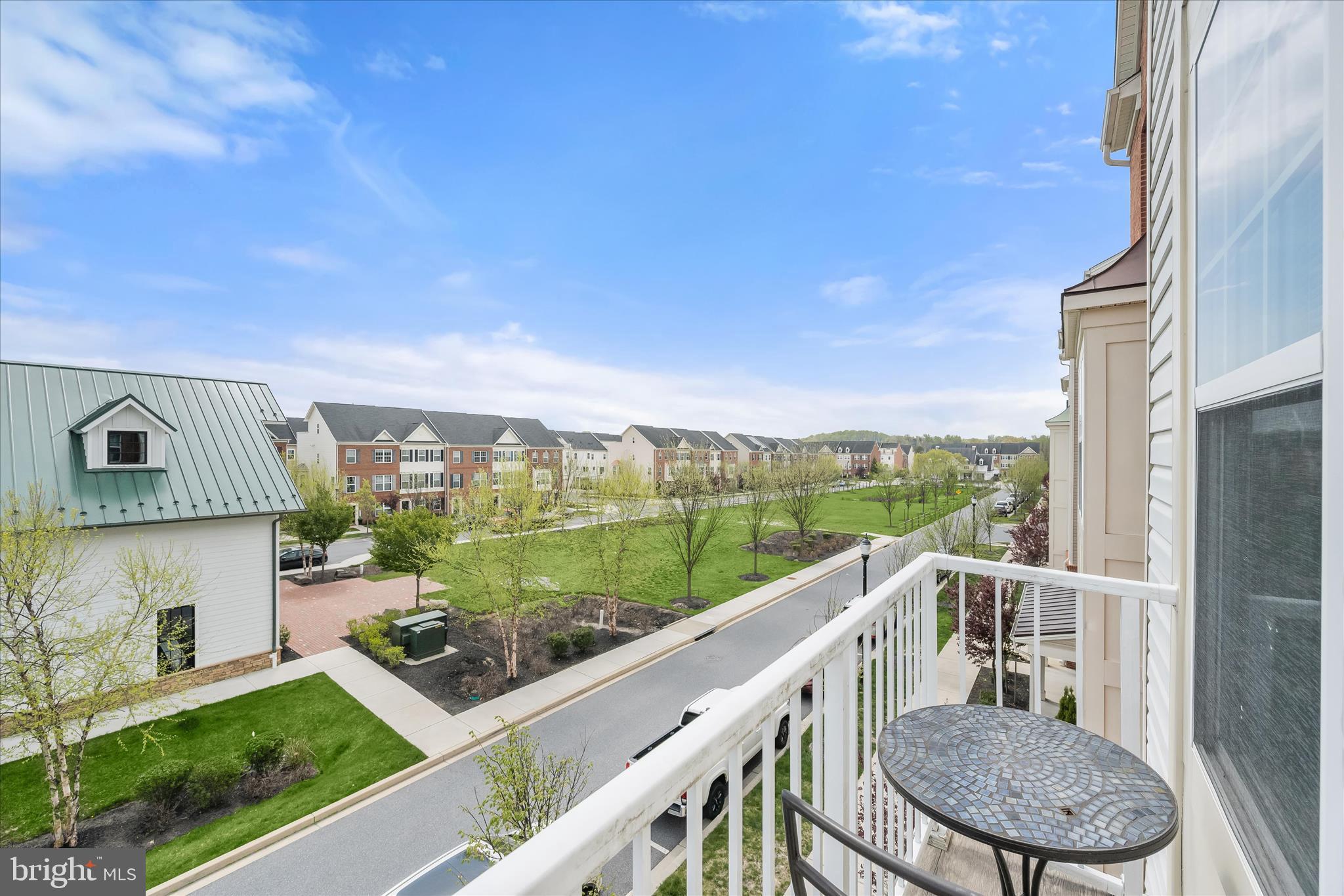 OXFORD SQUARE - Residential