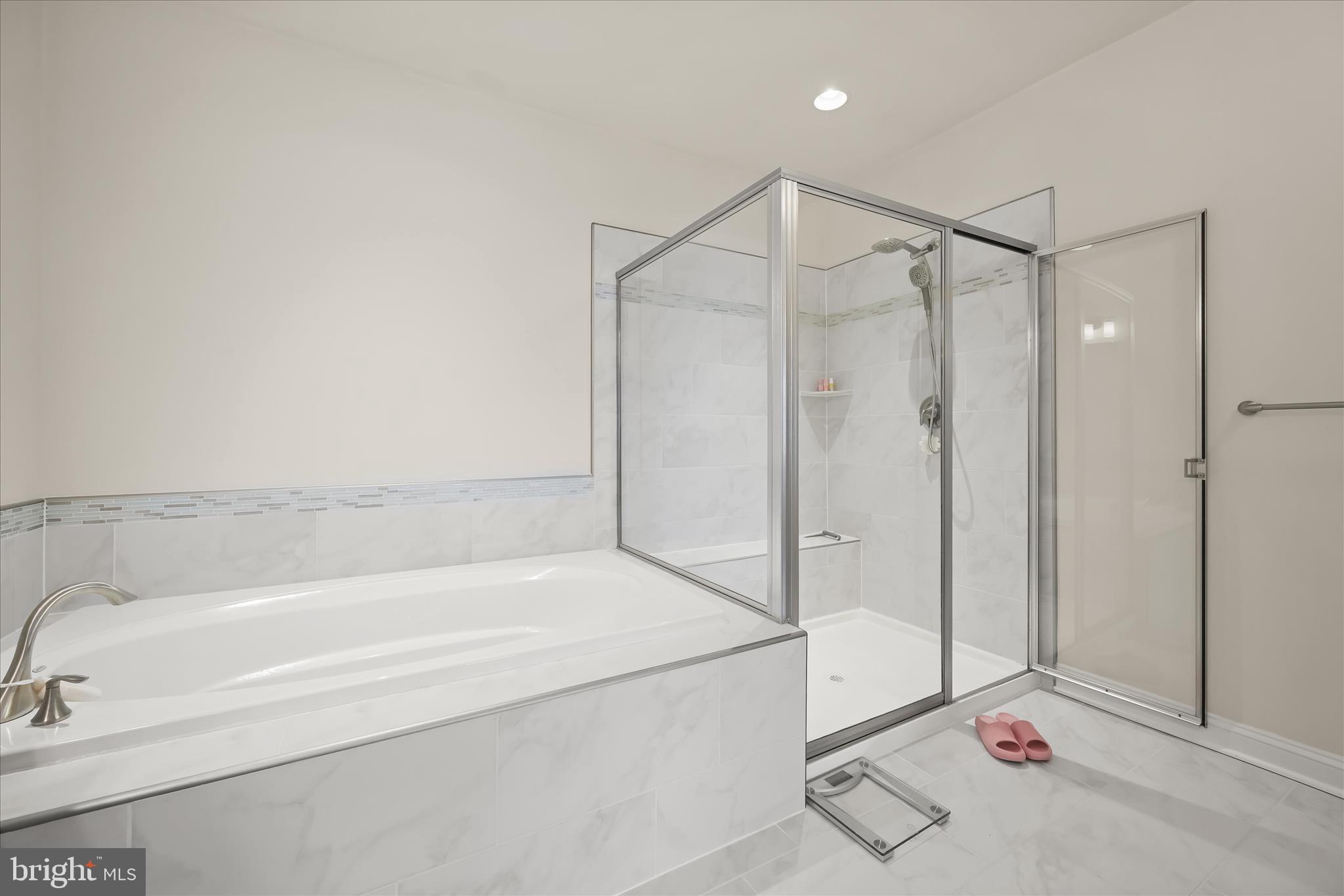 OXFORD SQUARE - Residential