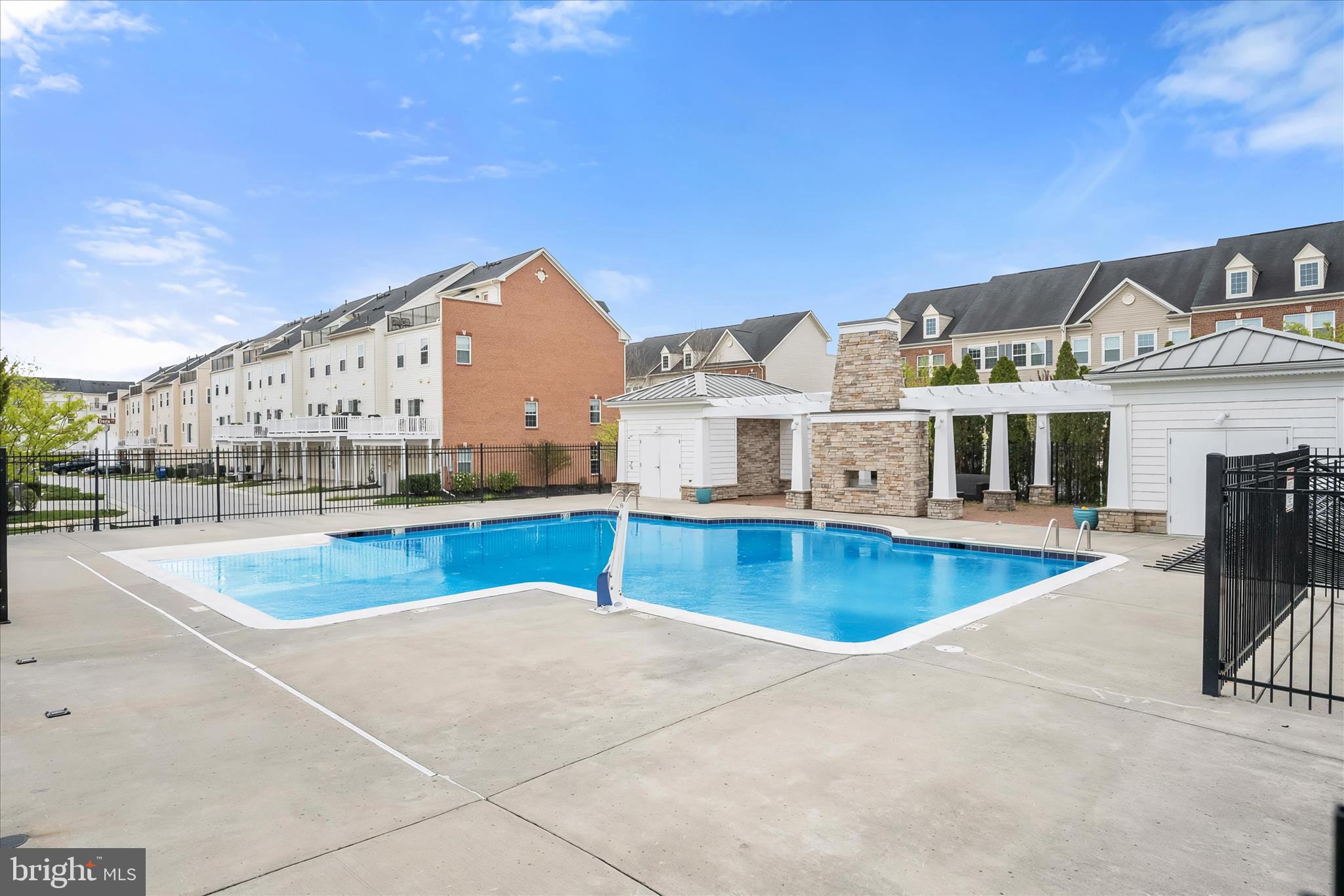 OXFORD SQUARE - Residential