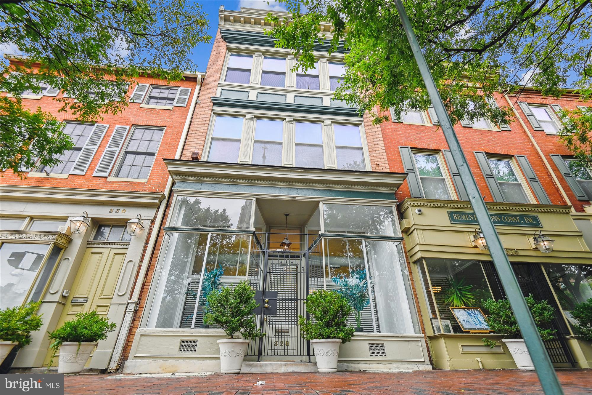 328 S BROADWAY S
