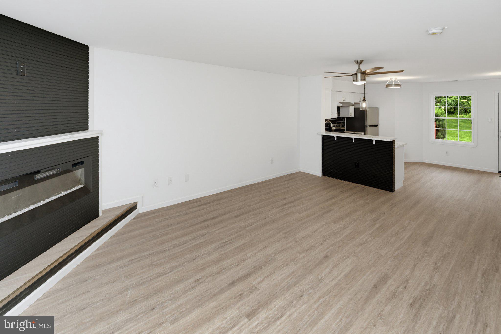 125 MACINTOSH COURT