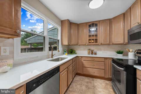 Townhouse For Sale - 7663 Sherlock Court<br/> PASADENA, MD 21122