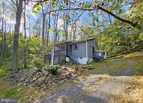 1043 RIDER HOLLOW LANE ETLAN VA 22719