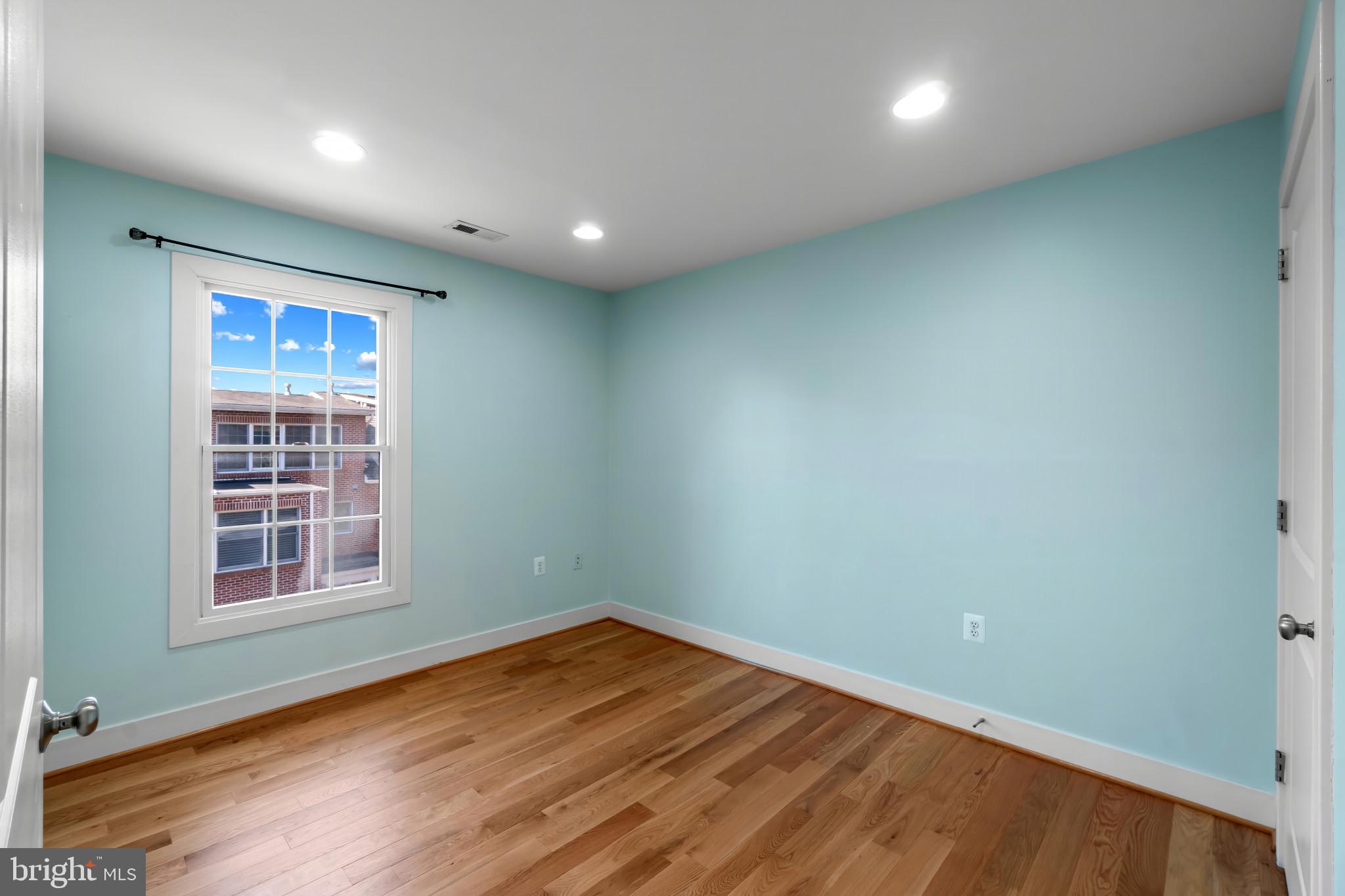 HOES HEIGHTS - Residential