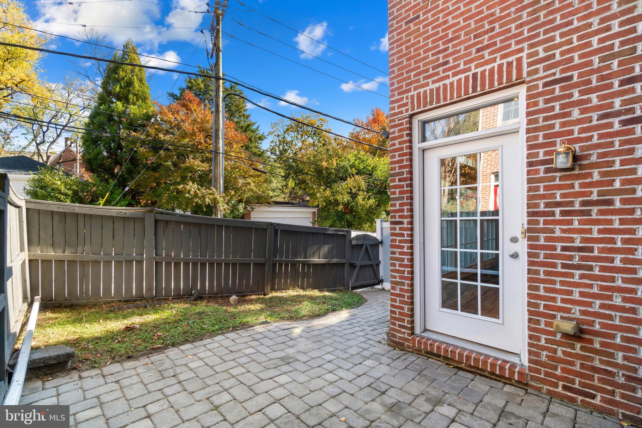 HOES HEIGHTS - Residential