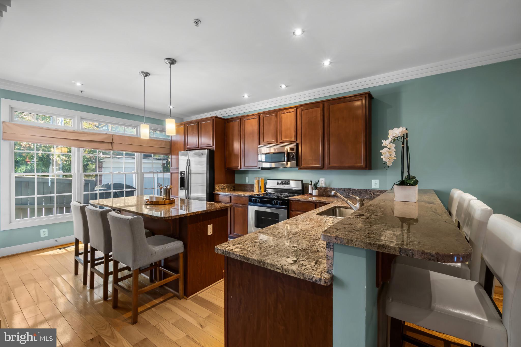 HOES HEIGHTS - Residential