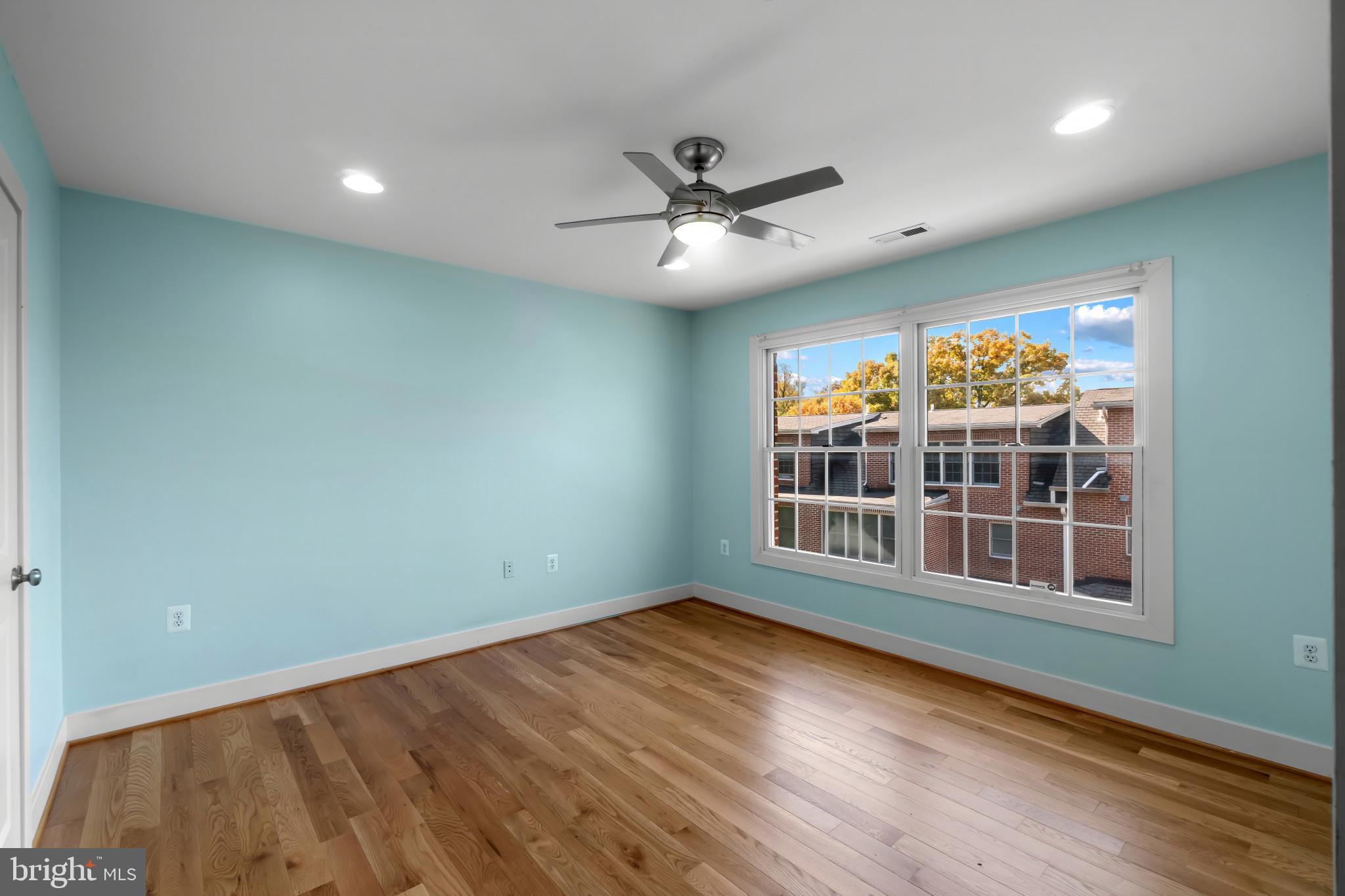 HOES HEIGHTS - Residential