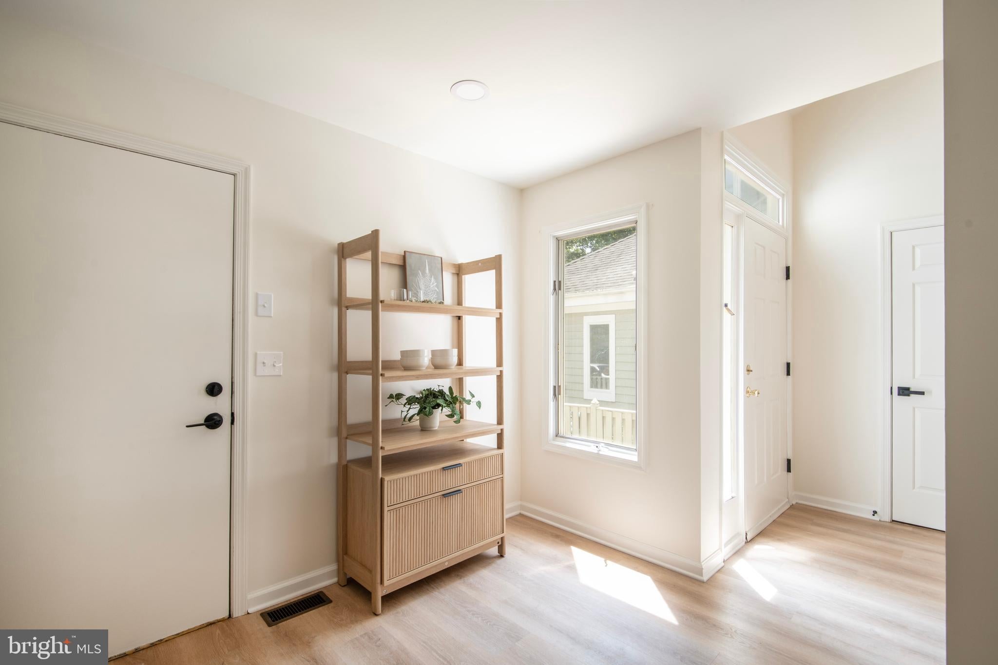 2802 MOCKINGBIRD COURT