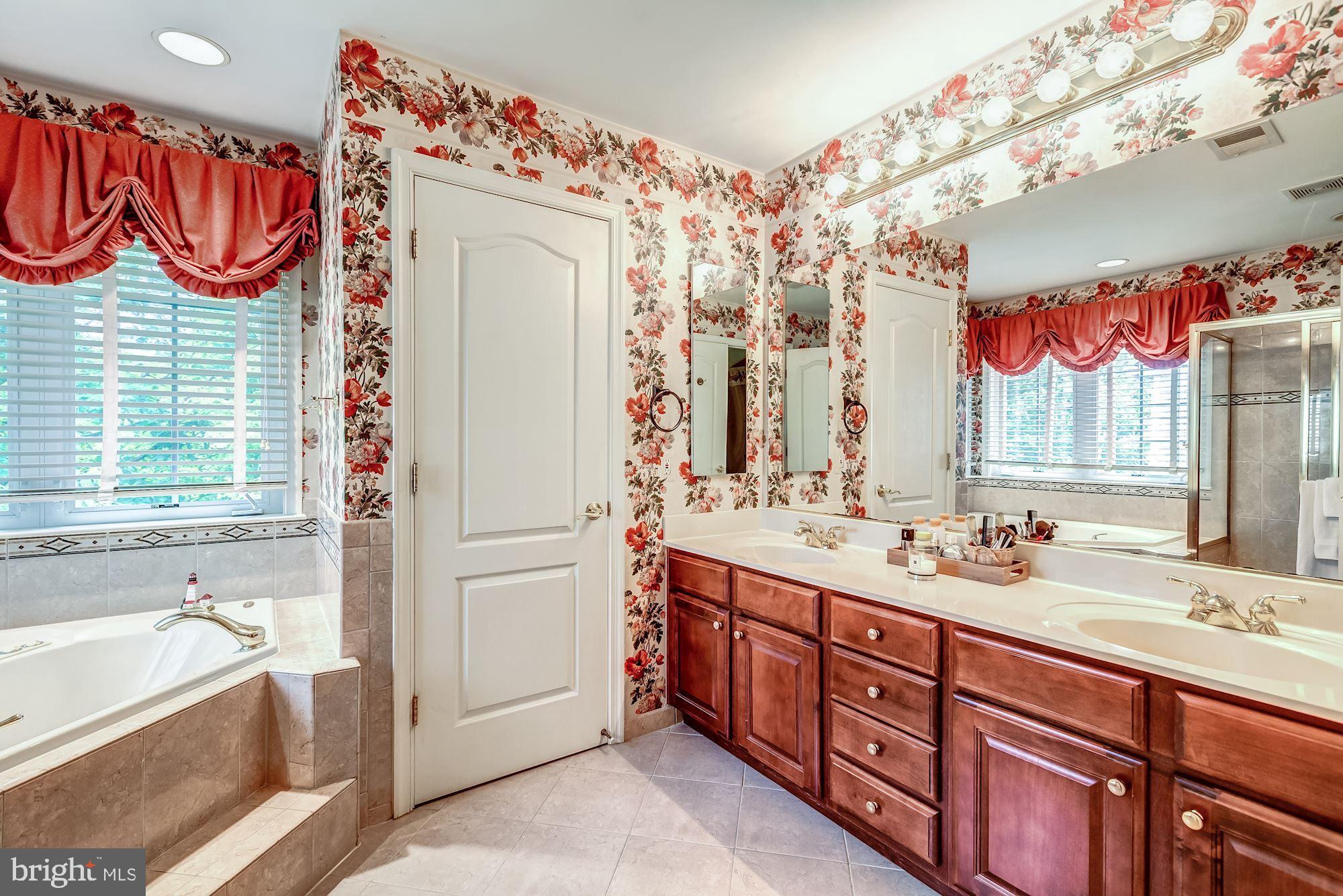 FAIRFAX CENTER LANDBAY - Residential