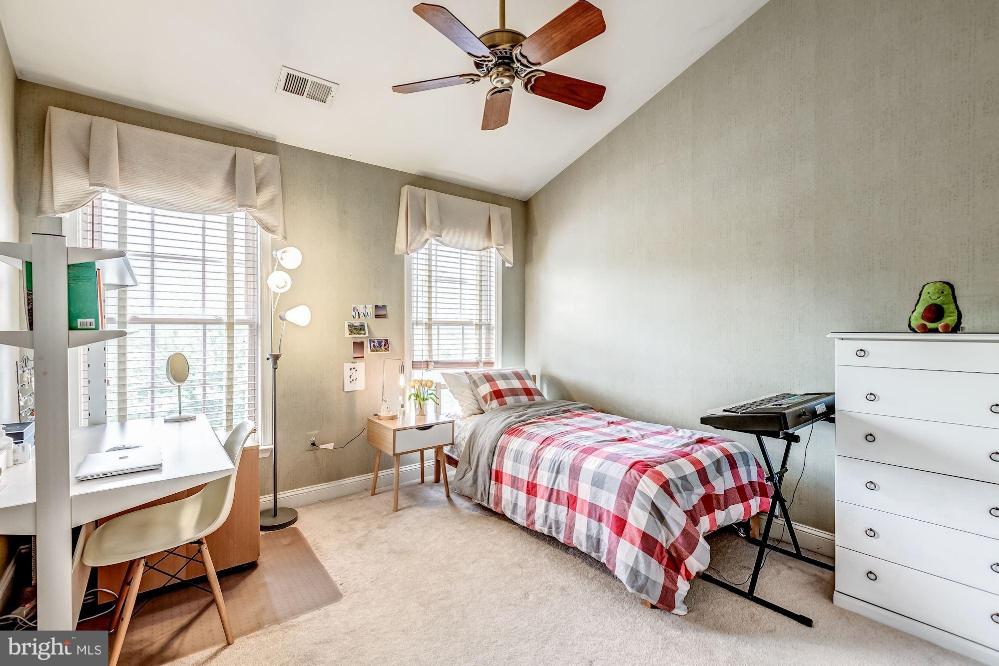 FAIRFAX CENTER LANDBAY - Residential