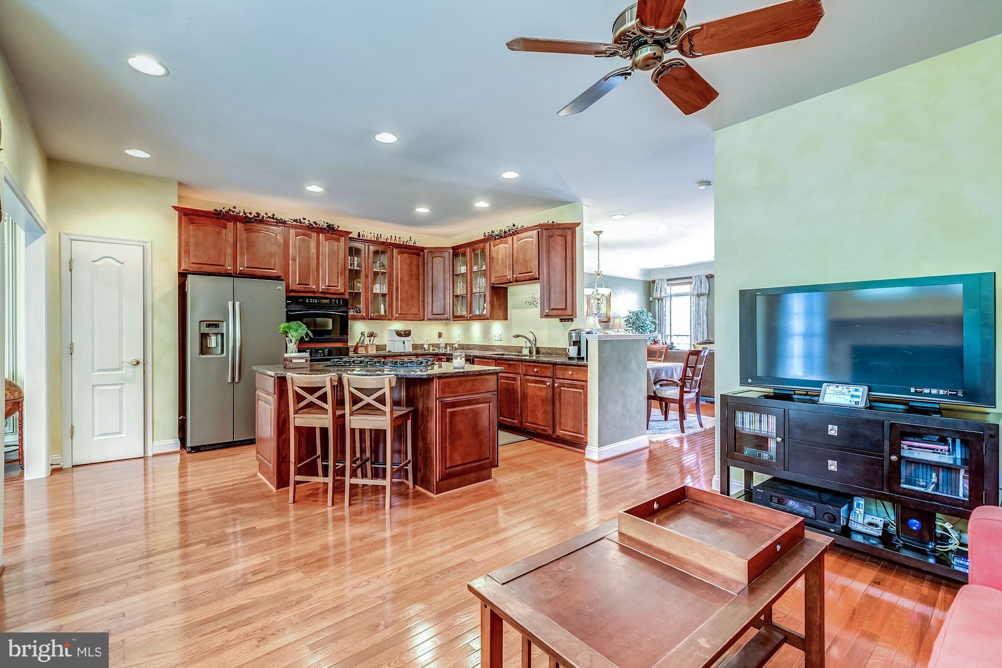 FAIRFAX CENTER LANDBAY - Residential