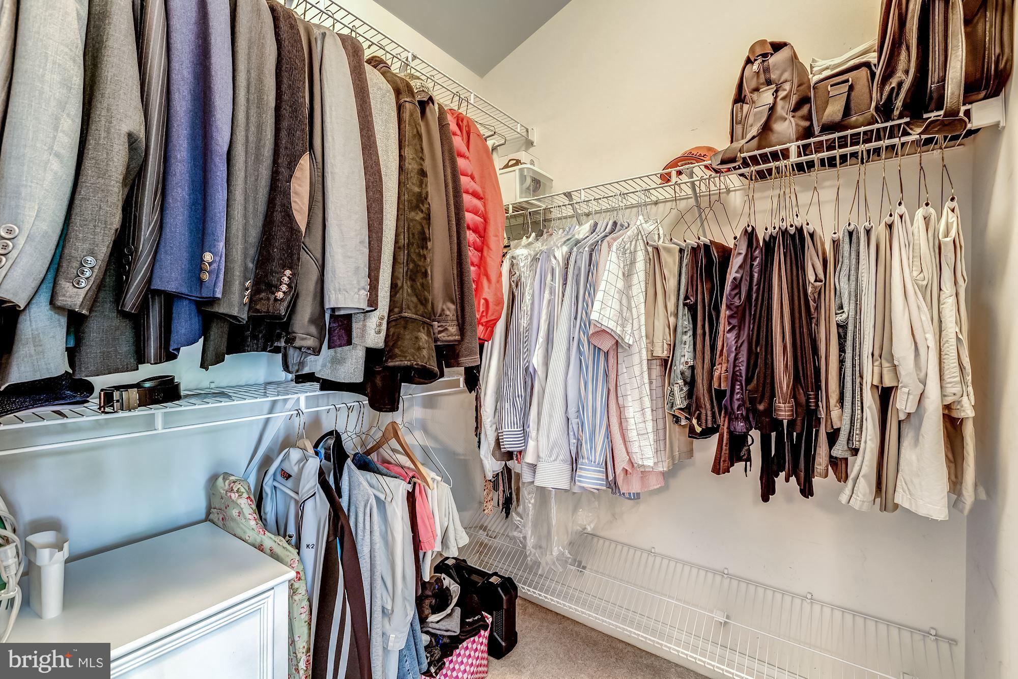 FAIRFAX CENTER LANDBAY - Residential