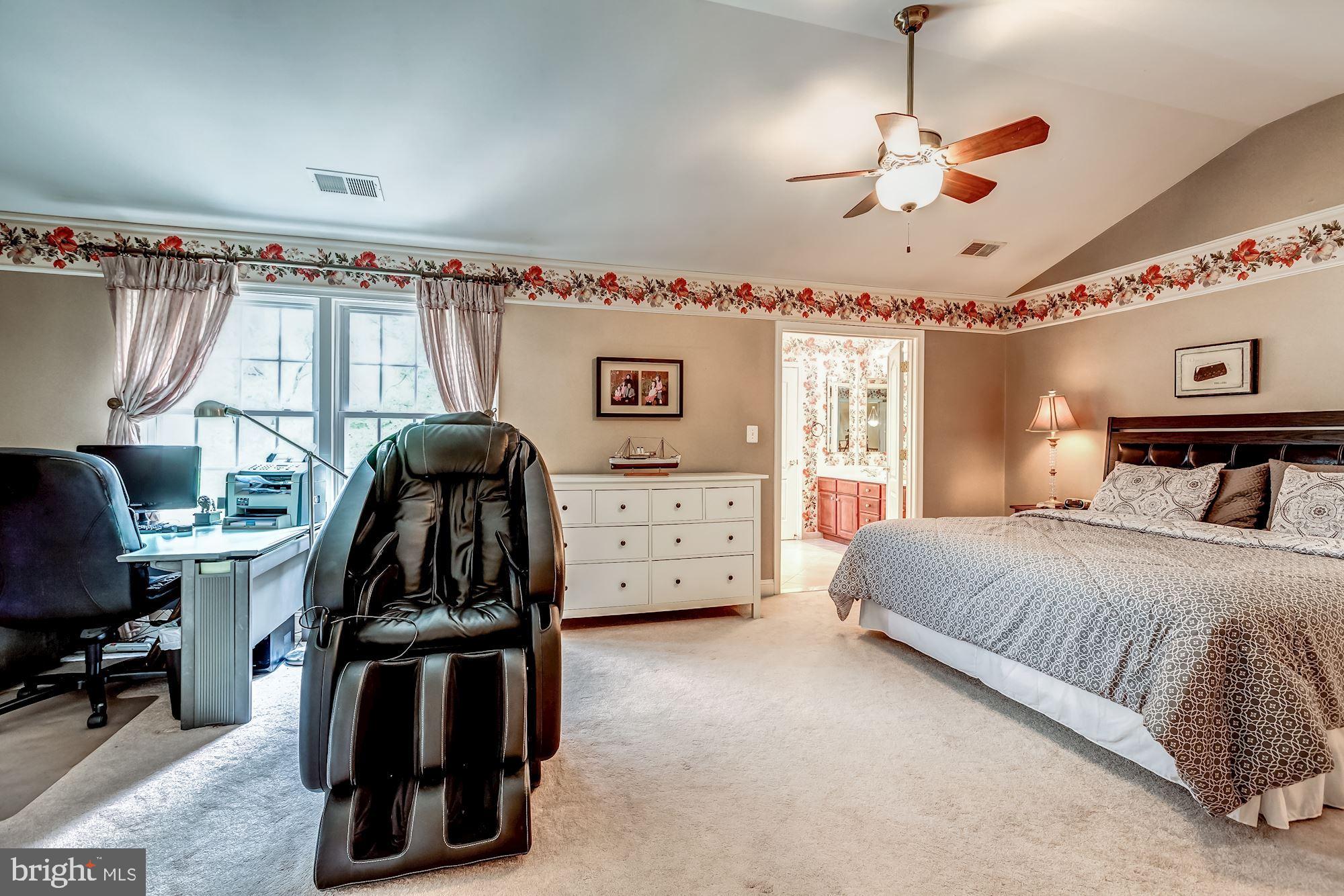 FAIRFAX CENTER LANDBAY - Residential