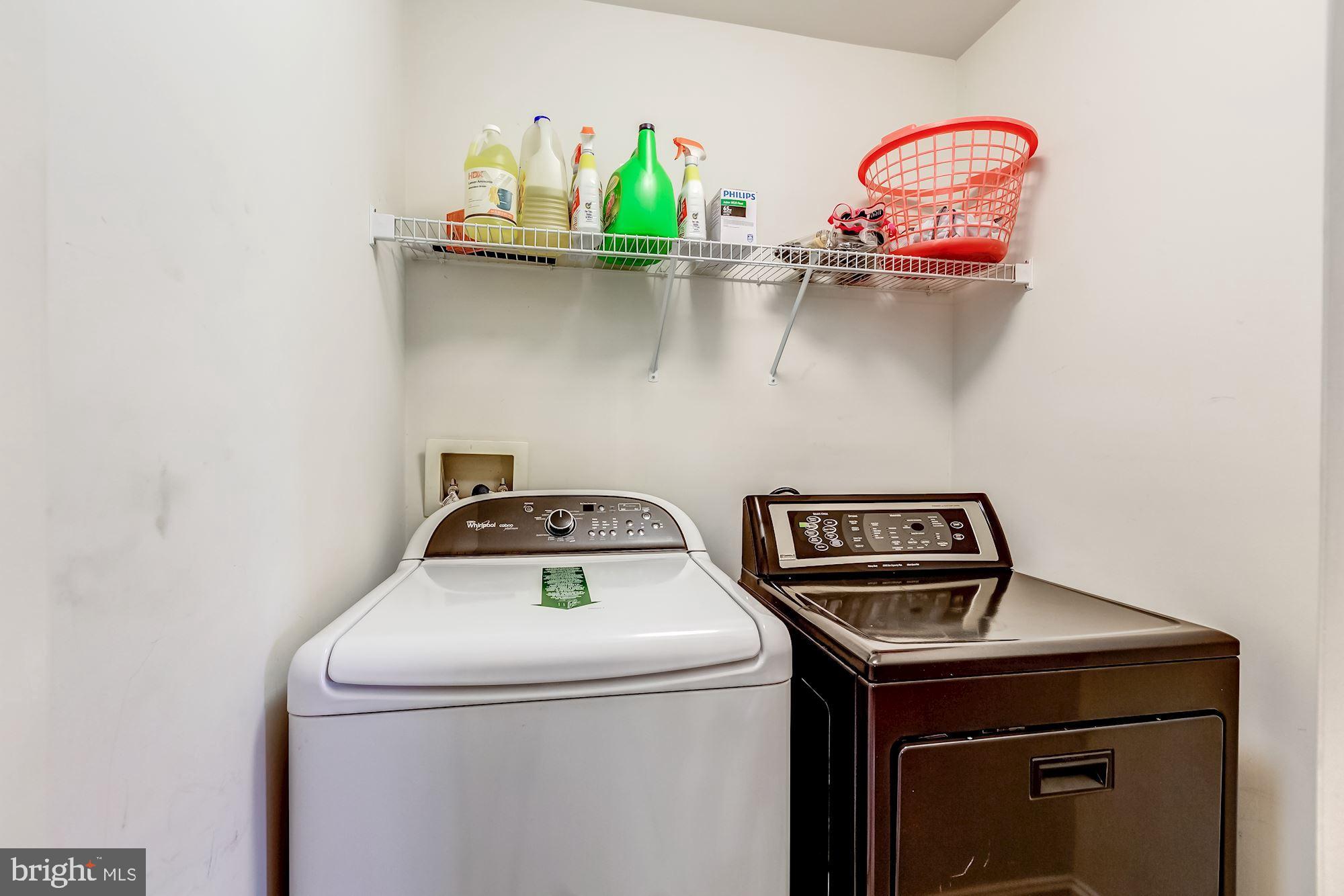 FAIRFAX CENTER LANDBAY - Residential