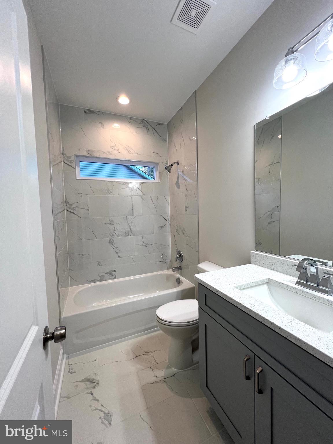 GLEBE HARBOR - Residential