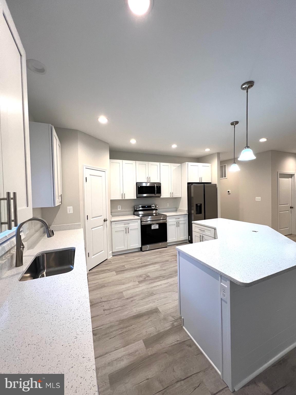 GLEBE HARBOR - Residential