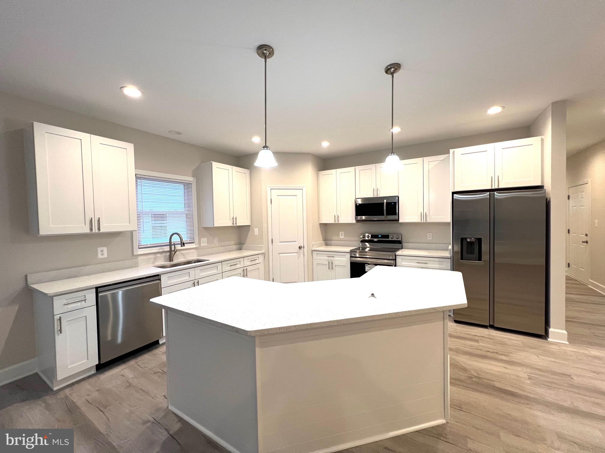 GLEBE HARBOR - Residential