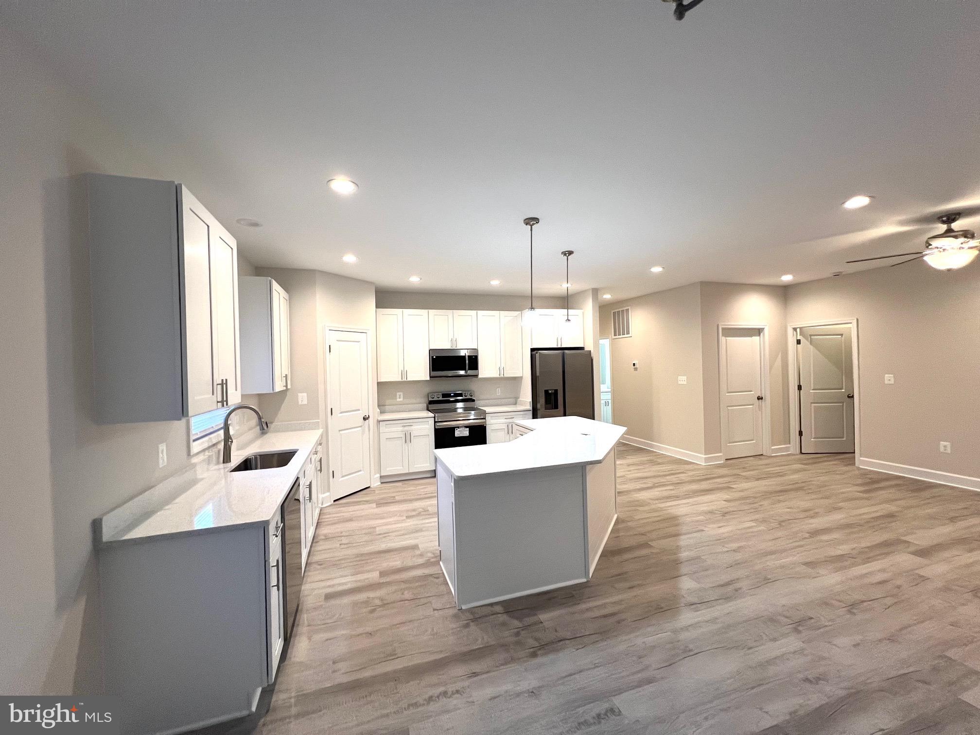 GLEBE HARBOR - Residential