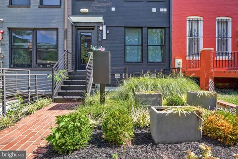 256 15TH STREET SE 1 WASHINGTON DC 20003
