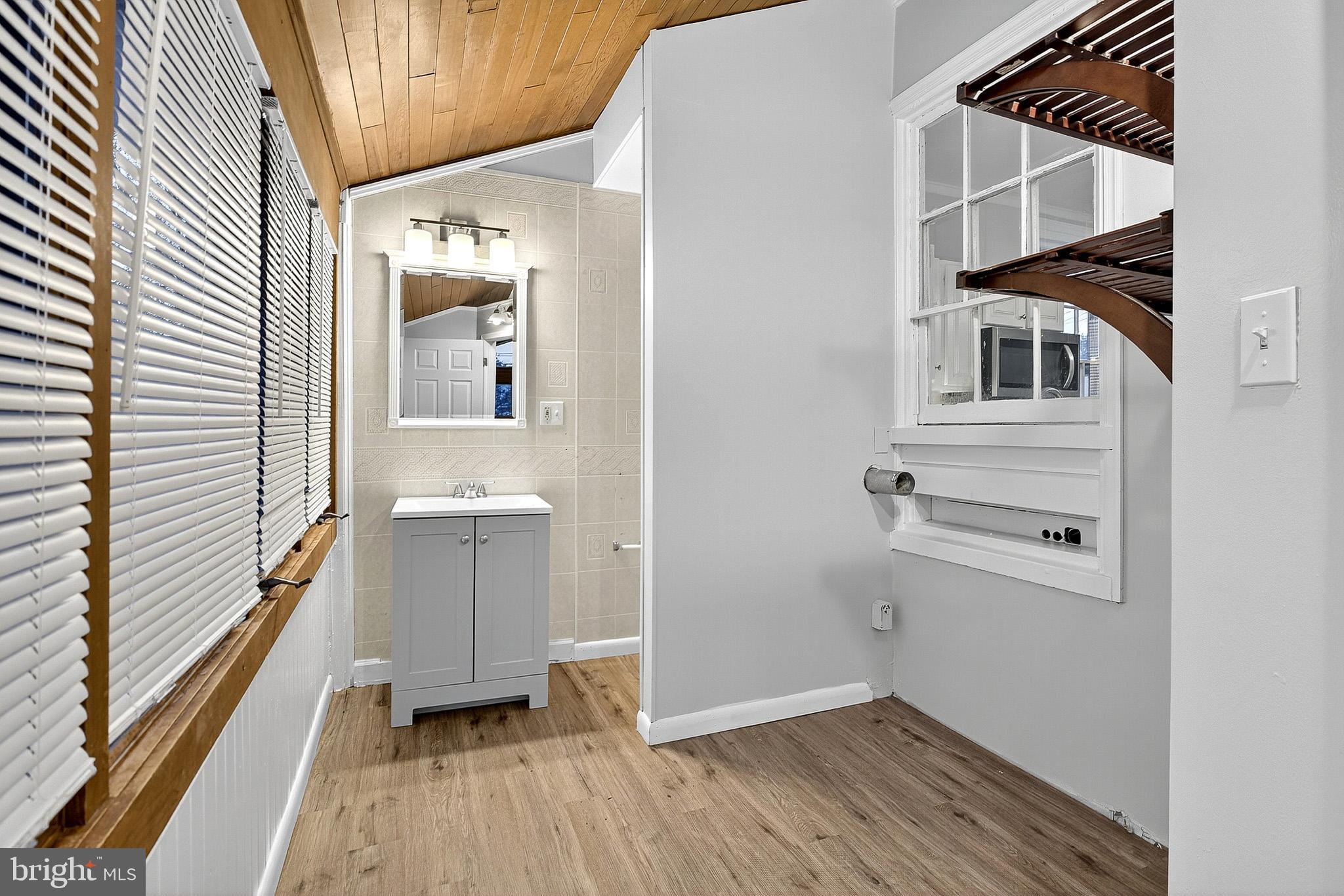 NONAVAILABLE - Residential