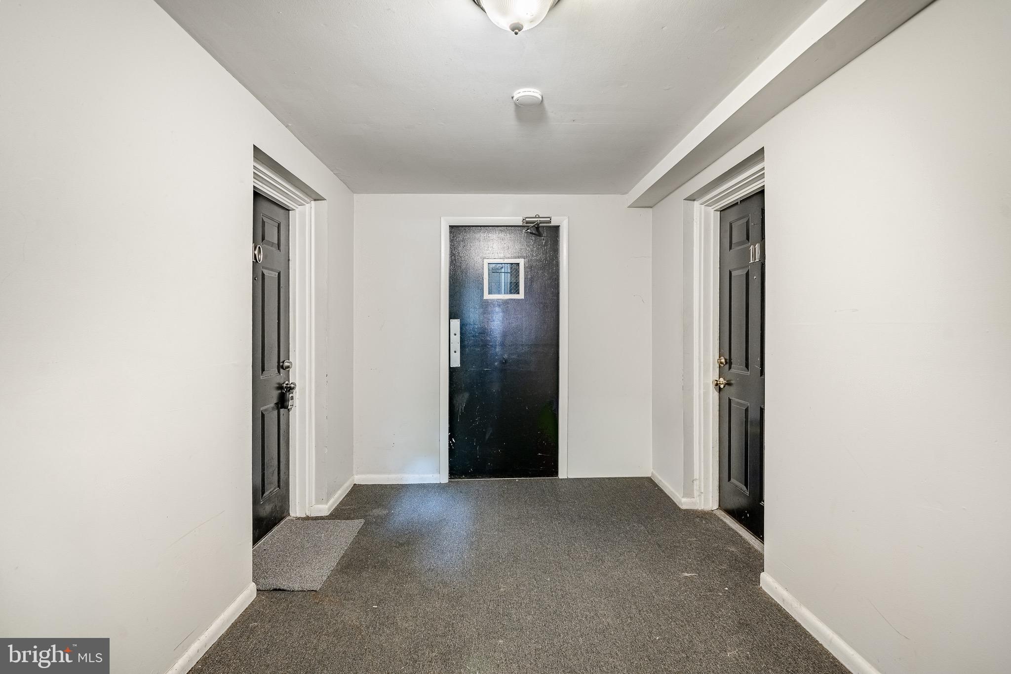 CROFTON COURT COND - Residential