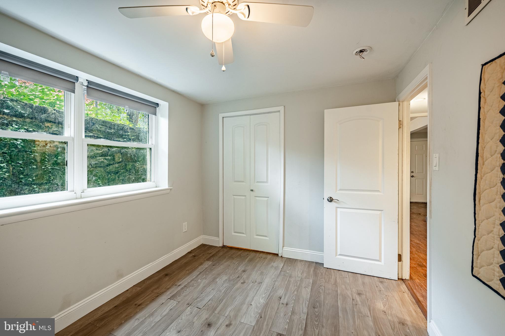 CROFTON COURT COND - Residential