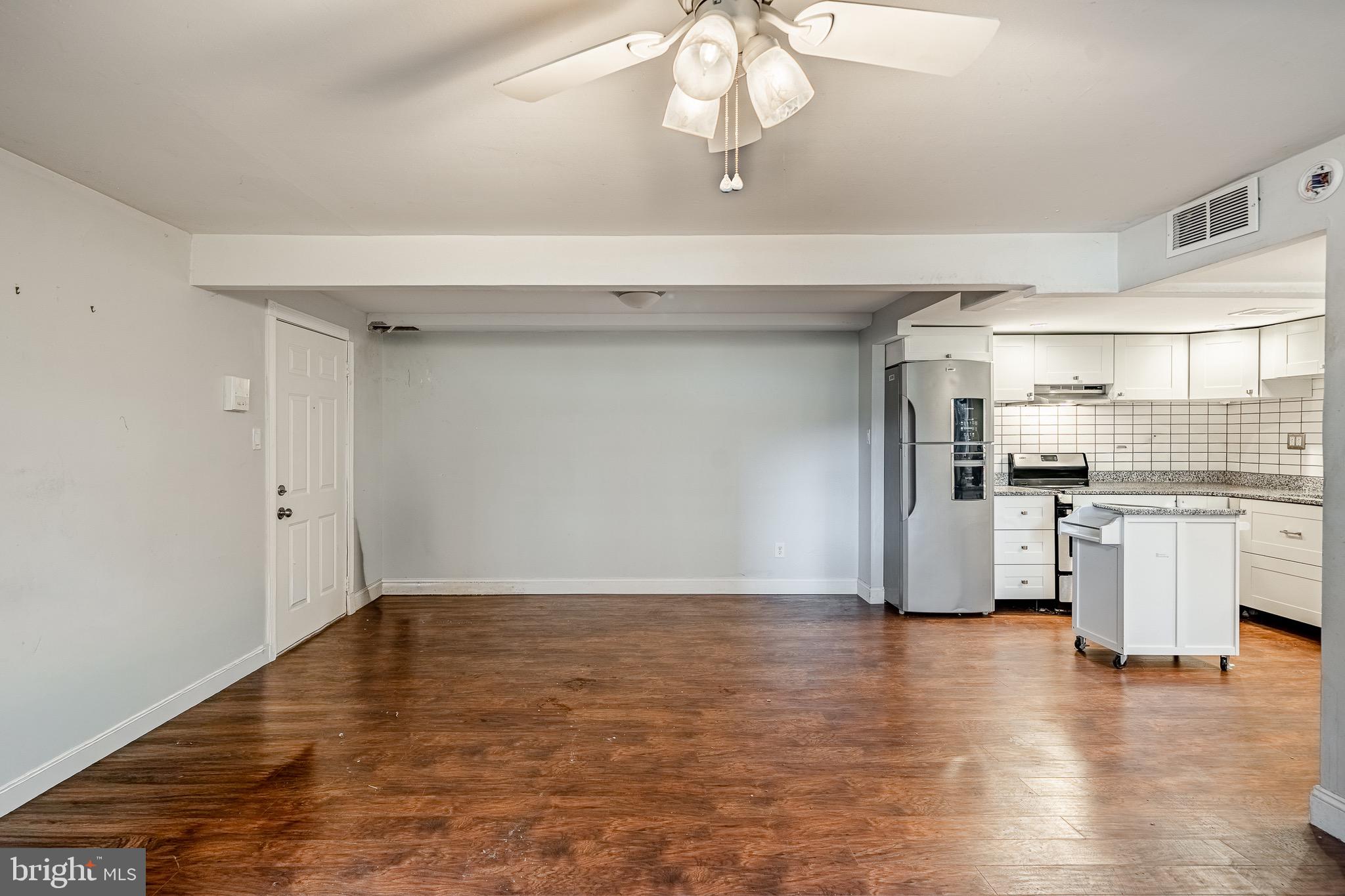 CROFTON COURT COND - Residential