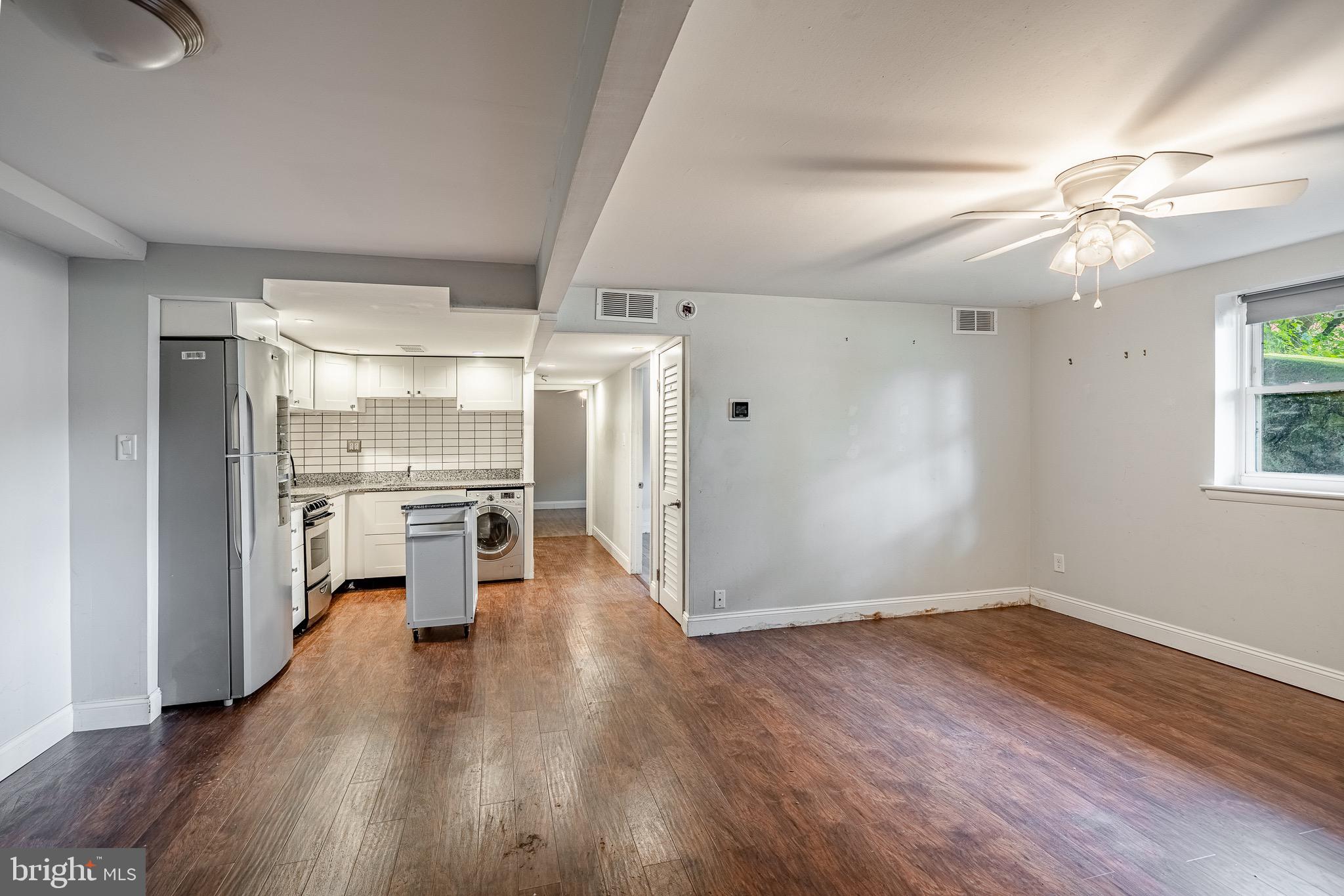 CROFTON COURT COND - Residential