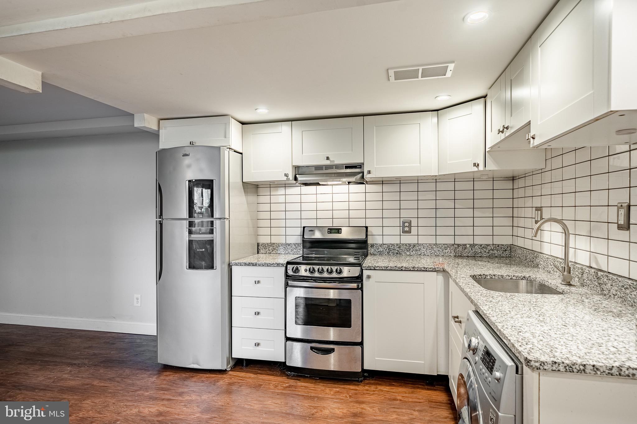 CROFTON COURT COND - Residential