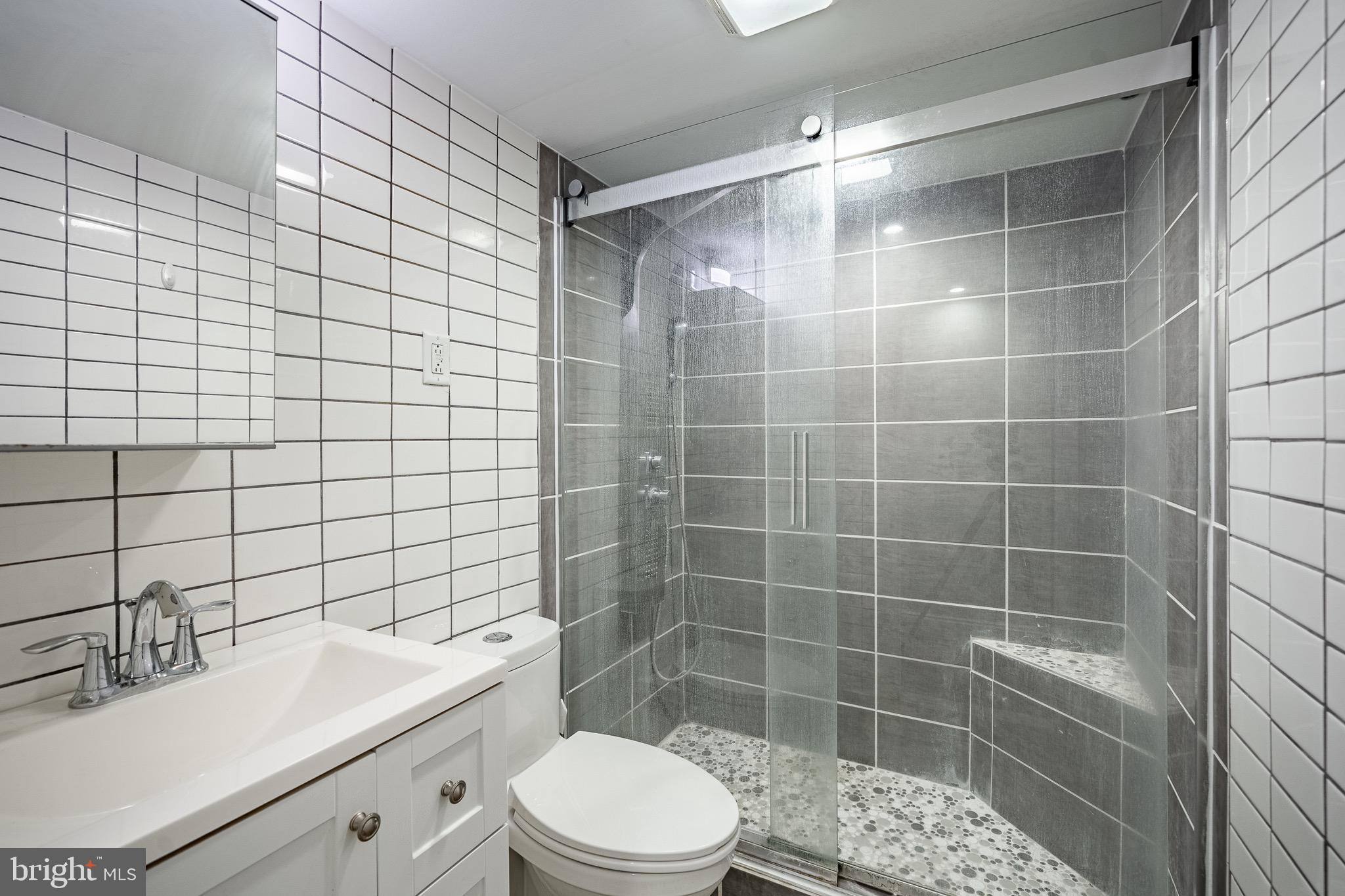 CROFTON COURT COND - Residential