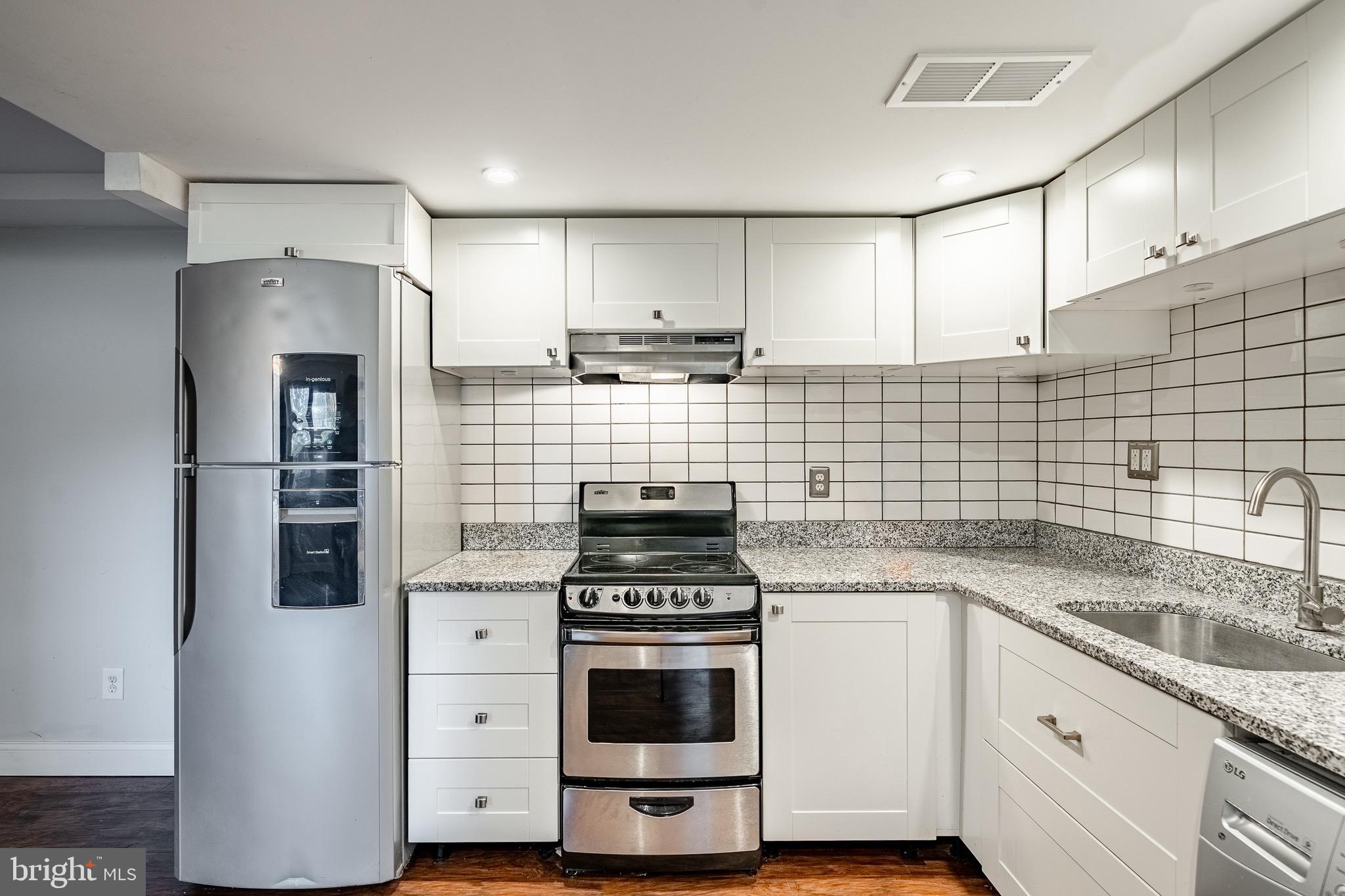 CROFTON COURT COND - Residential