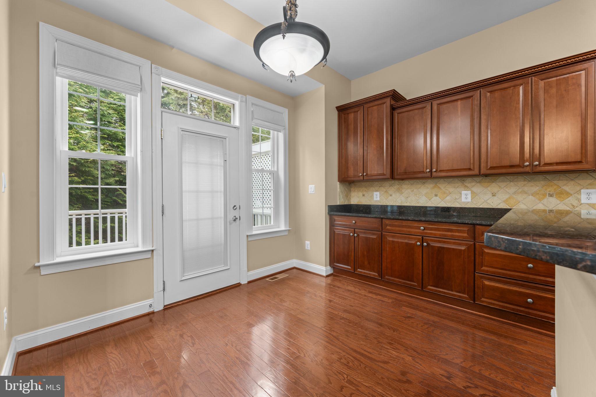 LOWES ISLAND - Residential