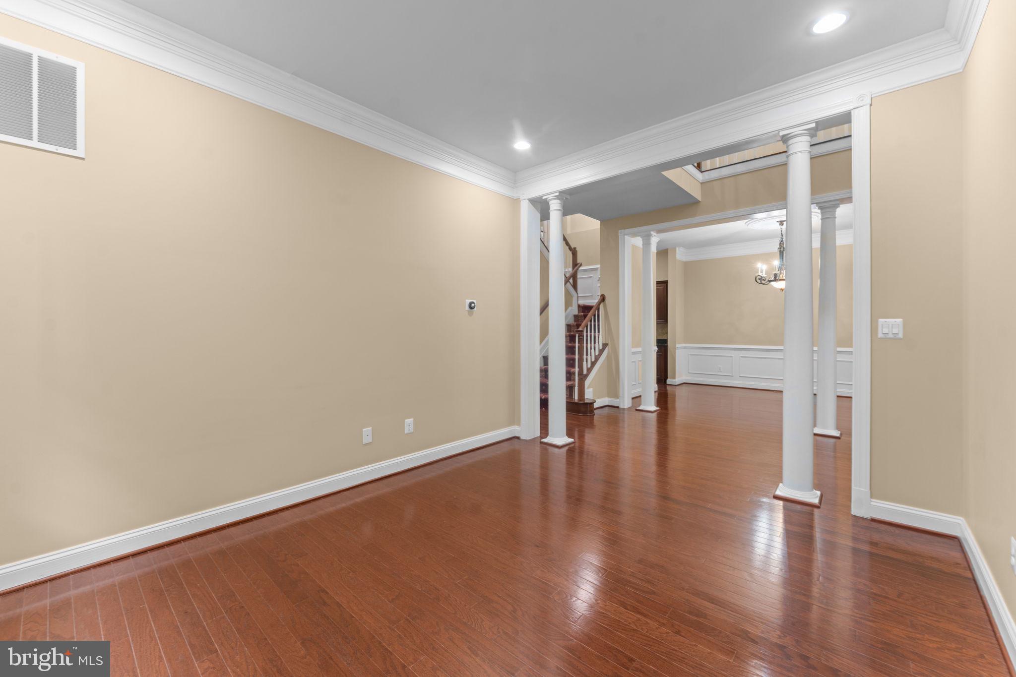 LOWES ISLAND - Residential