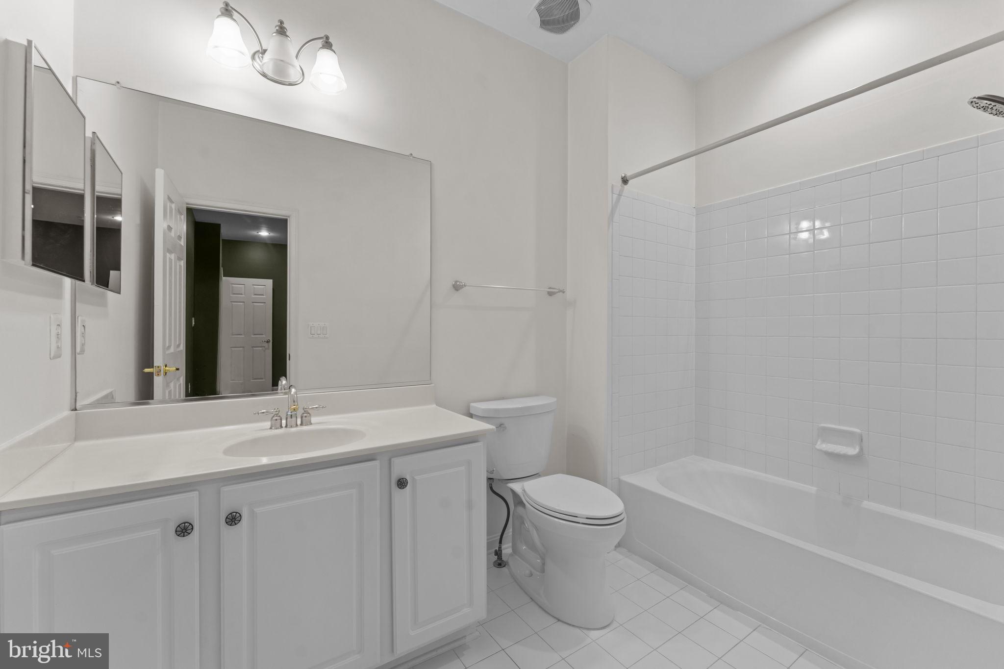 LOWES ISLAND - Residential