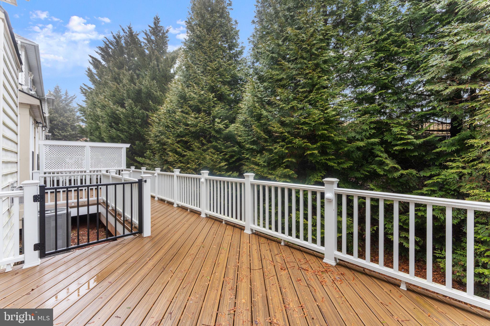 LOWES ISLAND - Residential