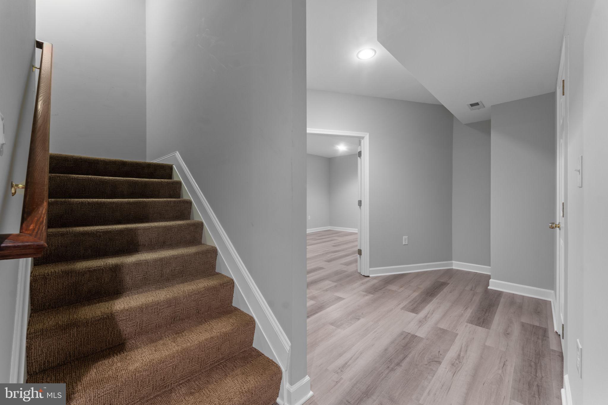 LOWES ISLAND - Residential