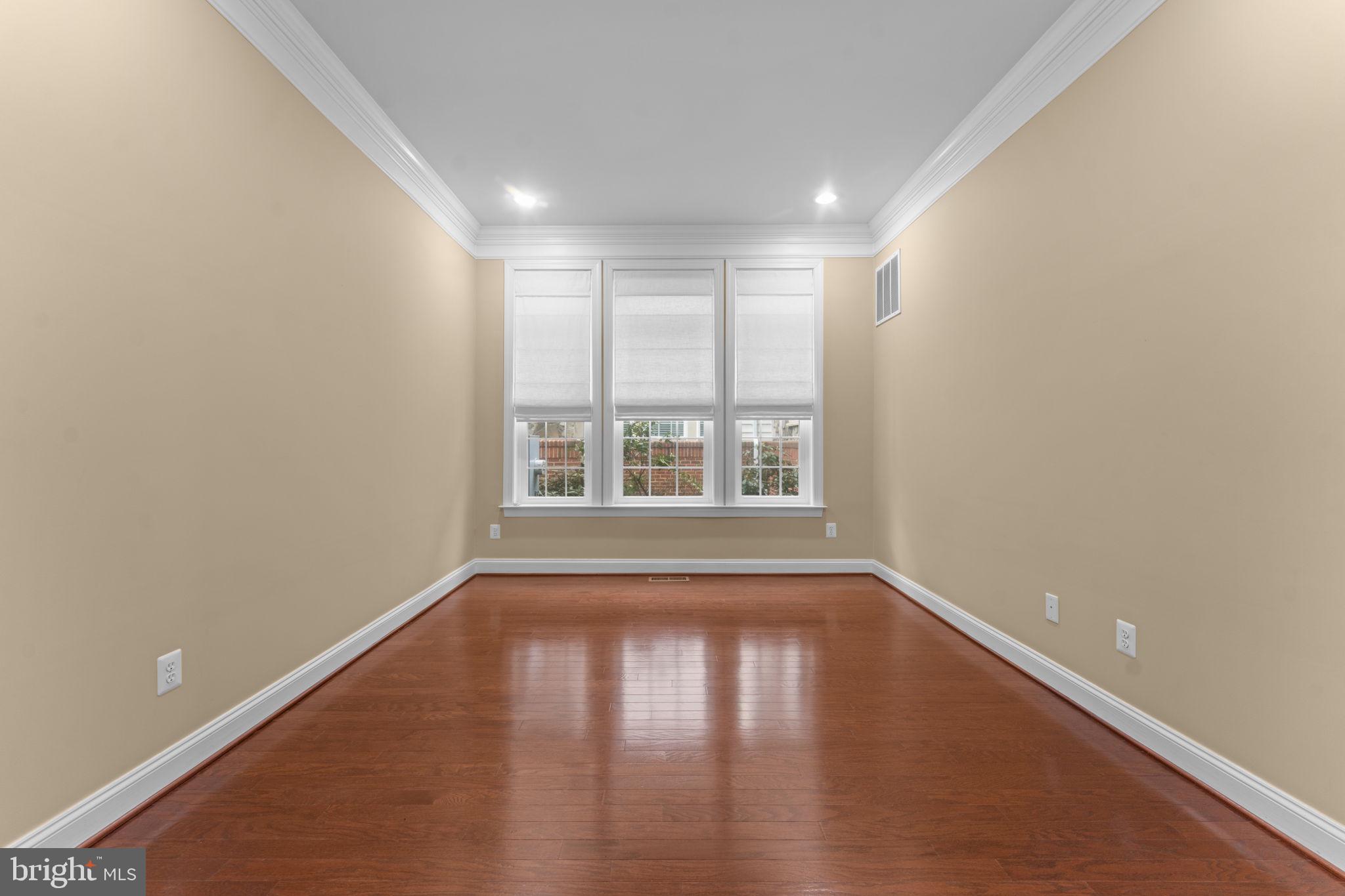 LOWES ISLAND - Residential