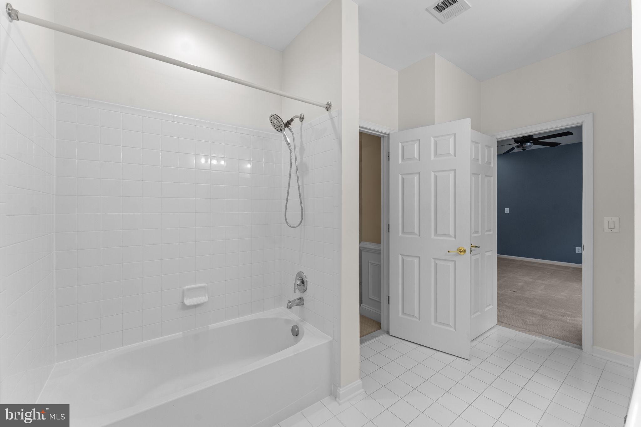 LOWES ISLAND - Residential