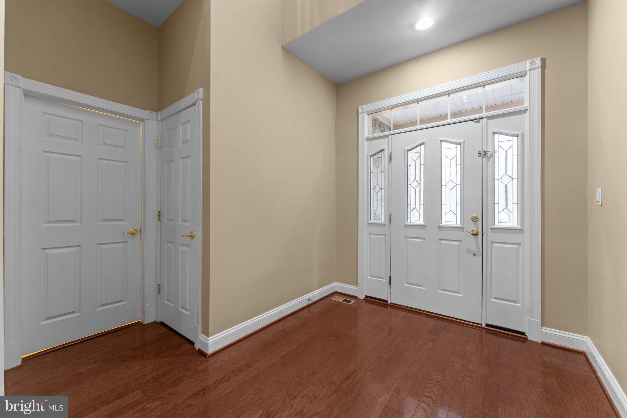 LOWES ISLAND - Residential