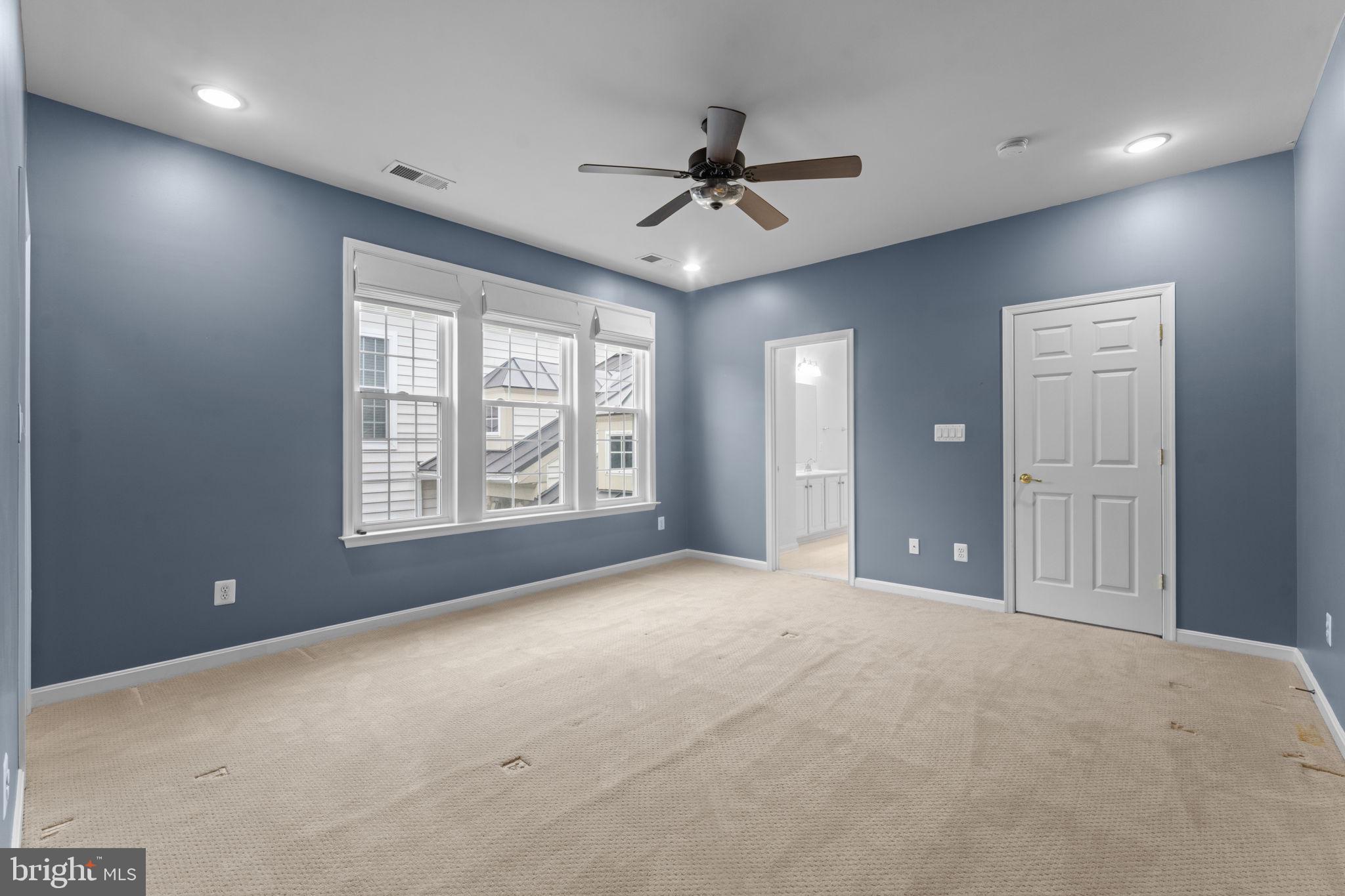 LOWES ISLAND - Residential