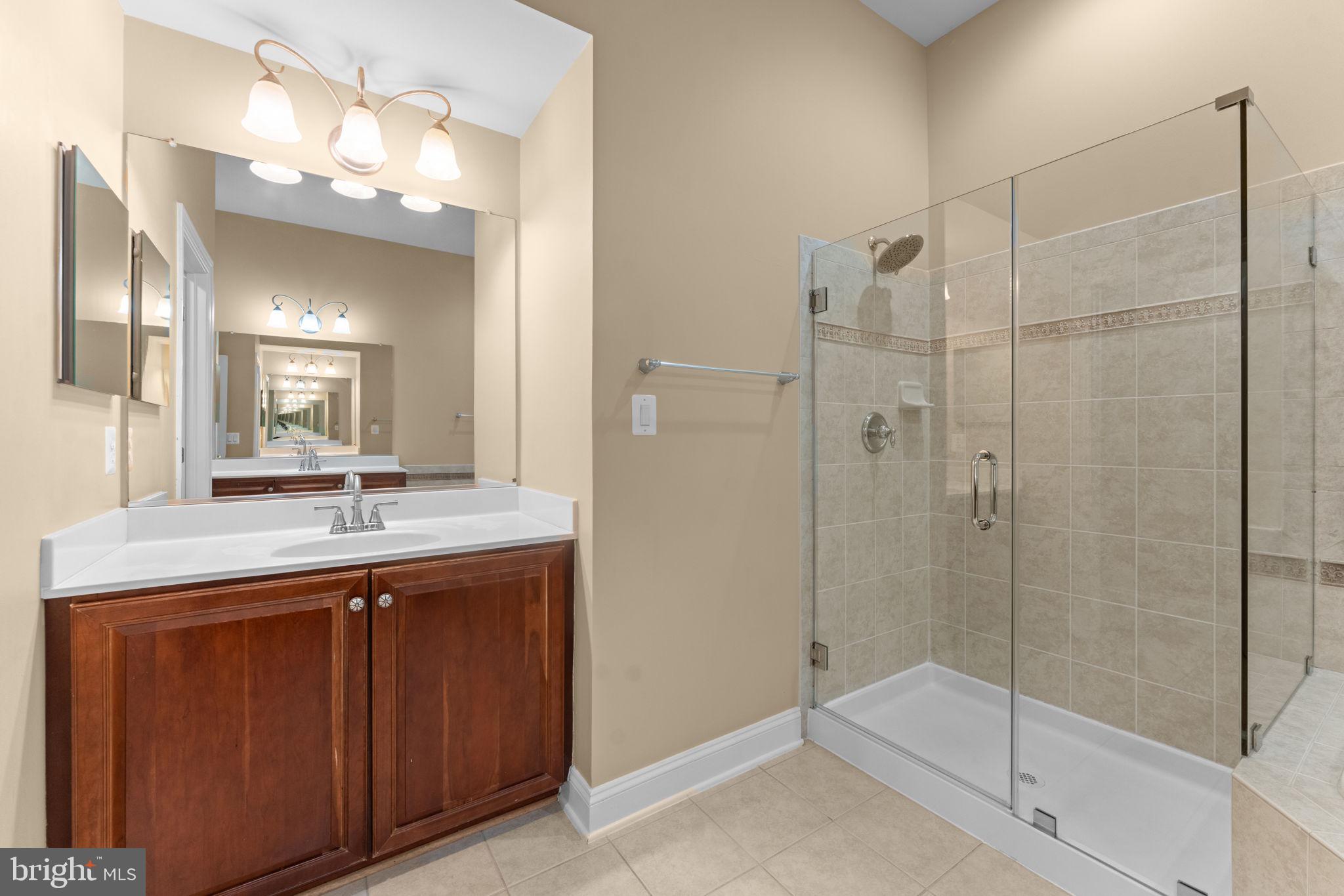 LOWES ISLAND - Residential