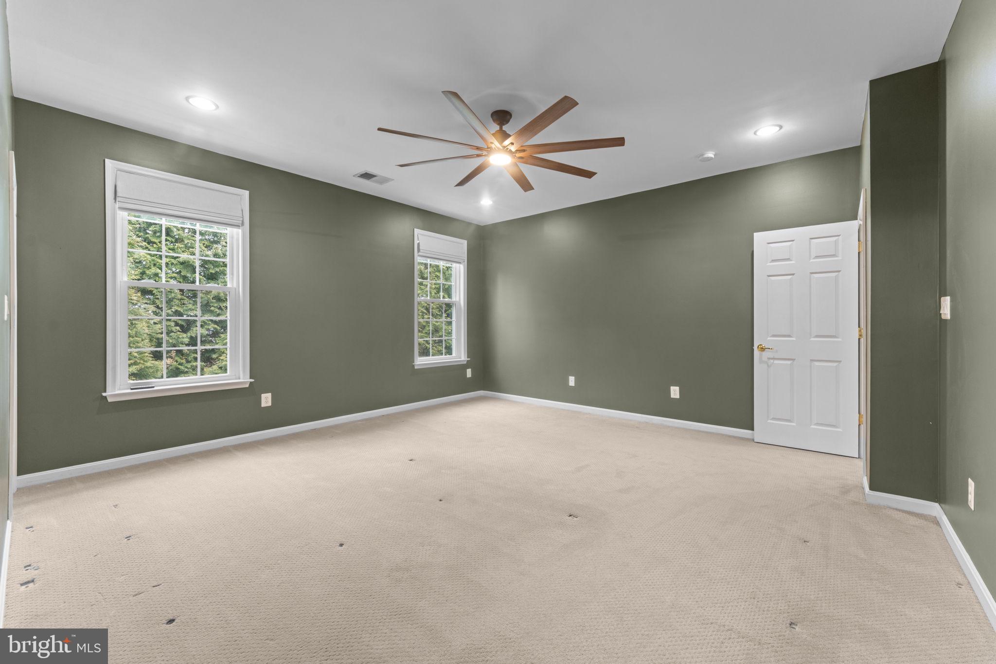 LOWES ISLAND - Residential